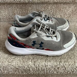 Boy’s Under Armour UA Athletic Running Shoes Gray Red Blue Camo Size 7 Youth